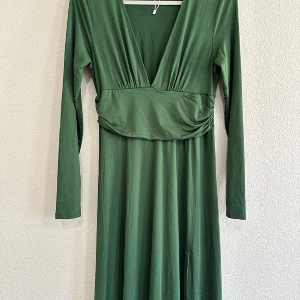 Baltic Born Ariana Green V-Neck Long Sleeve Ruched Maxi Dress Bump Friendly - Picture 2 of 7